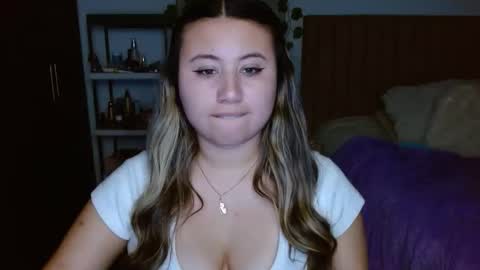 EIMY   MODEL INDEPENDENT online show from 11-08-25, 04:12