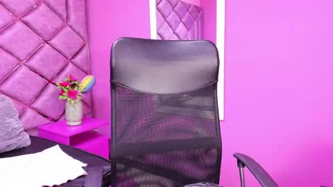 Snapshot of eimy_cutte chatting on 02-18-25, 12:17 eimy_cutte online show from 02-18-25, 12:17