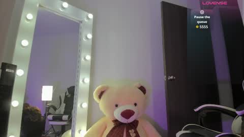 Snapshot of eimy_joness chatting on 07-24-26, 01:47 online show from 07-24-26, 01:47