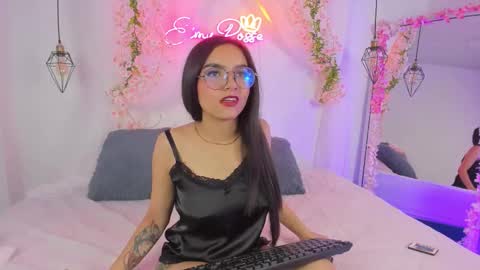 eimy_rosse18 online show from 02-10-26, 12:42