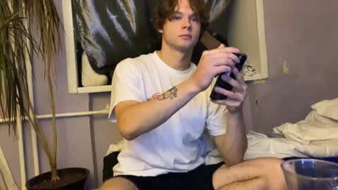 Snapshot of eitanhere chatting on 10-30-25, 04:08 Eitan online show from 10-30-25, 04:08