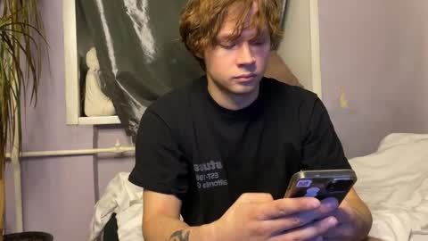 Snapshot of eitanhere chatting on 10-31-25, 05:03 Eitan online show from 10-31-25, 05:03