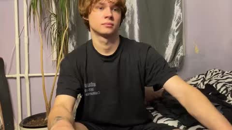 Snapshot of eitanhere chatting on 11-04-25, 03:00 Eitan online show from 11-04-25, 03:00