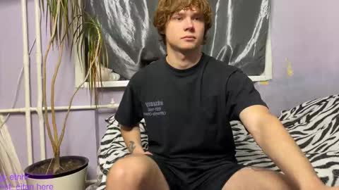 Snapshot of eitanhere chatting on 11-10-25, 02:38 Eitan online show from 11-10-25, 02:38