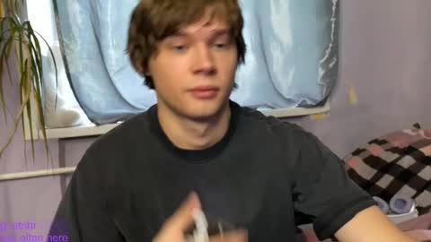 Snapshot of eitanhere chatting on 11-19-25, 10:04 Eitan online show from 11-19-25, 10:04