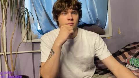 Snapshot of eitanhere chatting on 11-21-25, 09:30 Eitan online show from 11-21-25, 09:30