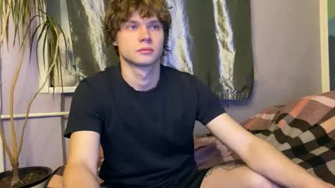 Snapshot of eitanhere chatting on 11-23-25, 05:13 Eitan online show from 11-23-25, 05:13