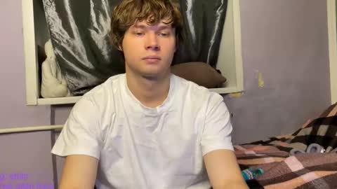 Snapshot of eitanhere chatting on 11-24-25, 02:39 Eitan online show from 11-24-25, 02:39