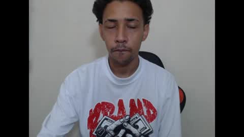 Snapshot of el_menor chatting on 04-27-26, 07:06 Instagram BelowAbajo online show from 04-27-26, 07:06