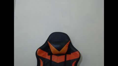 Snapshot of el_menor chatting on 05-02-26, 03:00 Instagram BelowAbajo online show from 05-02-26, 03:00