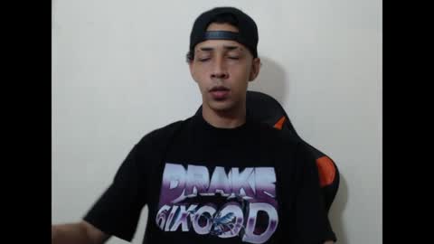 Snapshot of el_menor chatting on 05-08-26, 02:50 Instagram BelowAbajo online show from 05-08-26, 02:50