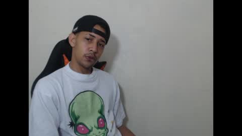 Snapshot of el_menor chatting on 05-15-26, 07:04 Instagram BelowAbajo online show from 05-15-26, 07:04
