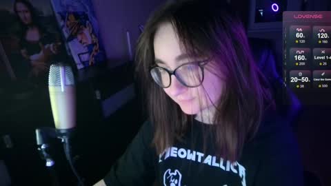 If you like it when I meow give me a thumbs up online show from 01-08-25, 04:22