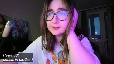 If you like it when I meow give me a thumbs up online show from 02-08-25, 03:53