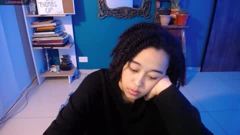 Snapshot of ela_0 chatting on 10-28-25, 11:51 Ela  Help me reach 100 thumbs up online show from 10-28-25, 11:51