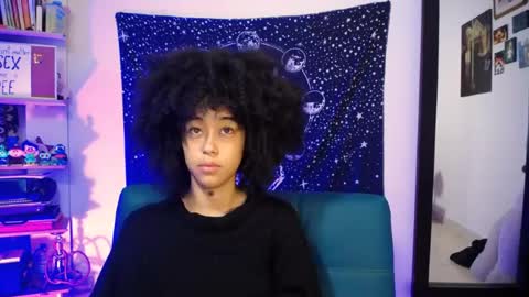 Ela  Help me reach 100 thumbs up online show from 07-19-26, 08:40