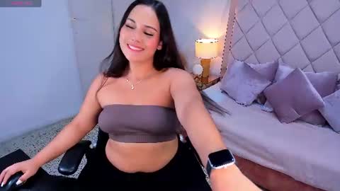 Snapshot of ela_beli chatting on 06-19-26, 10:35 Ela Beli online show from 06-19-26, 10:35