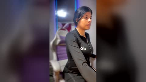 Elahia online show from 12-18-25, 12:49