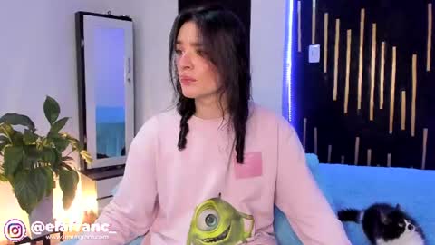 Snapshot of elaia_franc chatting on 06-19-26, 10:57 Elaia franco online show from 06-19-26, 10:57