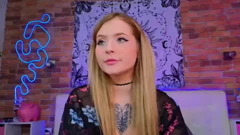 Lina online show from 02-17-25, 08:04