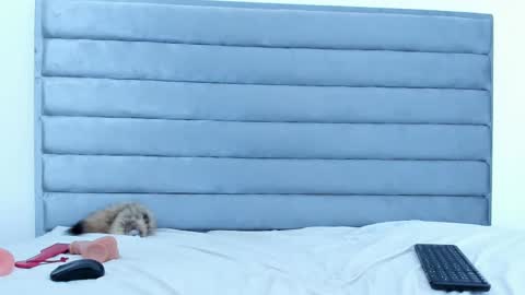 elaisaprincess online show from 02-05-25, 01:04