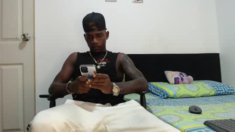 Snapshot of elamerikanohot chatting on 06-16-26, 06:54 stiwart online show from 06-16-26, 06:54