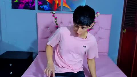 Elan Giralon online show from 11-22-25, 10:20