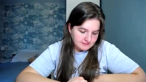 Elanis online show from 04-19-26, 04:39