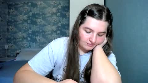 Snapshot of elanis_blair chatting on 04-25-26, 03:31 Elanis online show from 04-25-26, 03:31