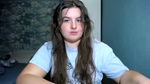 Snapshot of elanis_blair chatting on 05-16-26, 12:40 Elanis online show from 05-16-26, 12:40