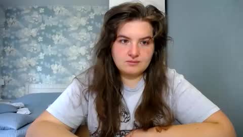 Snapshot of elanis_blair chatting on 05-24-26, 02:00 Elanis online show from 05-24-26, 02:00