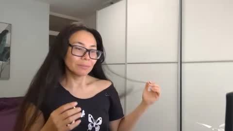 elaramuse_ online show from 07-30-26, 06:45