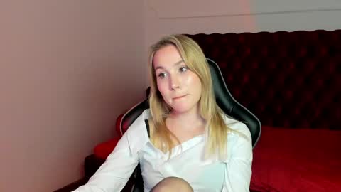 elaravoltage online show from 05-27-26, 05:10