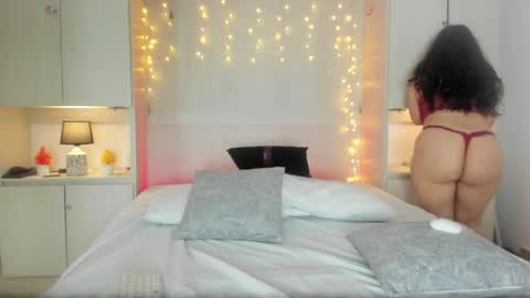 Snapshot of elarey_ chatting on 04-25-26, 01:41 elarey_ online show from 04-25-26, 01:41