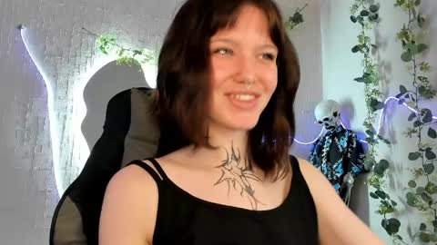 elastikiss online show from 04-15-26, 07:48