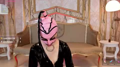      - online show from 11-10-25, 08:52