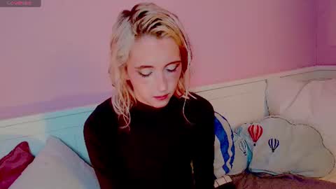 Elen  online show from 07-19-26, 05:33