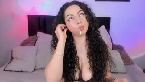 Elena  online show from 10-16-25, 05:08