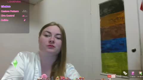 Snapshot of elena_maeer chatting on 05-19-26, 06:25 Elena online show from 05-19-26, 06:25