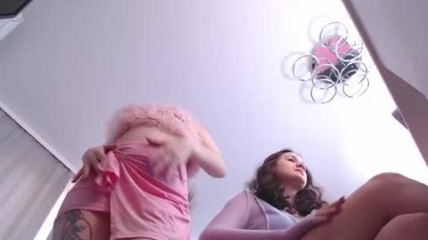 Elena online show from 04-15-26, 07:15