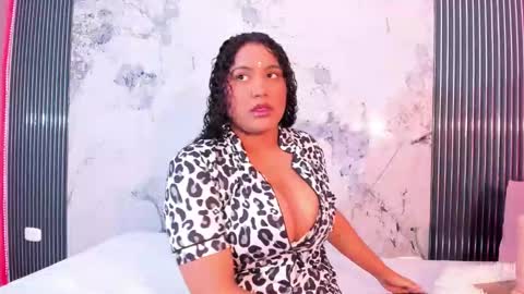 elena_wolff online show from 11-18-25, 12:09