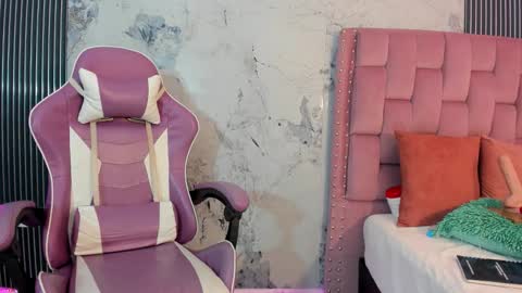 elena_wolff online show from 12-15-25, 11:47