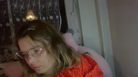 Elena online show from 11-21-25, 04:27