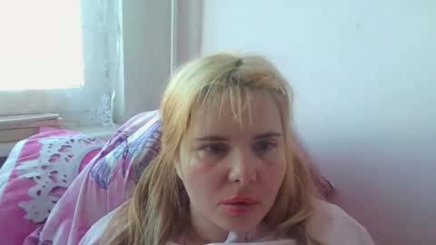 Elena online show from 01-19-26, 01:59