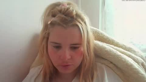 Snapshot of elenaflirt chatting on 05-07-26, 10:31 Elena online show from 05-07-26, 10:31