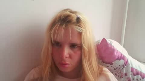Snapshot of elenaflirt chatting on 06-10-26, 03:55 Elena online show from 06-10-26, 03:55