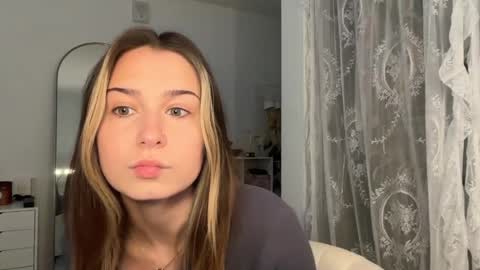 Elena online show from 06-03-26, 03:50