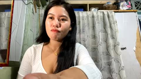 Snapshot of elenihaynam chatting on 05-13-26, 10:01 Amelia online show from 05-13-26, 10:01