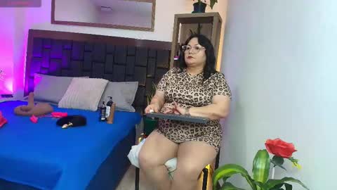 elenna_boobs_ online show from 03-12-26, 04:18
