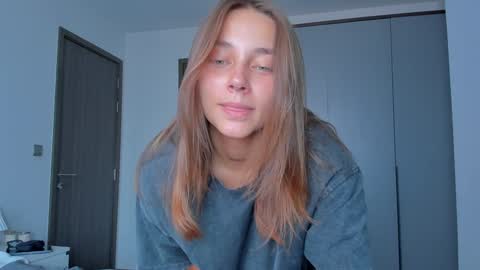 Eleonora online show from 01-25-25, 09:15